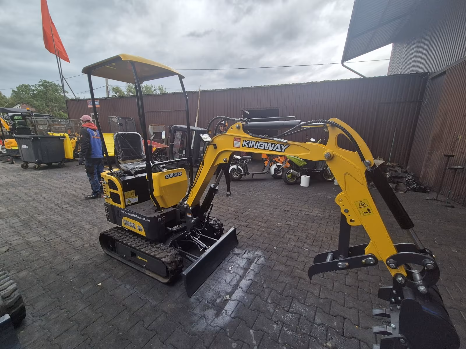 KINGWAY QUBA10 Diesel Minibagger Gesamtansicht